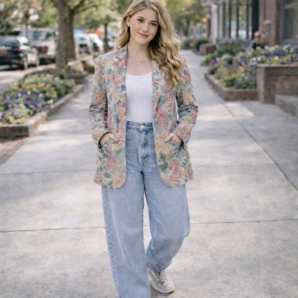 GILMOR Jackets & Blazers - GILMOR Floral Brocade Blazer Jacket‎ Women's Size 6 Pink Blue Beige